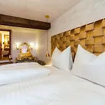 Arcadie & Hotel