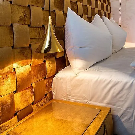 Arcadie & Hotel 3*